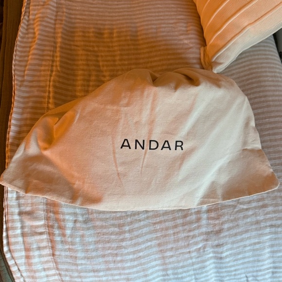 EUC Andar Tatum Bumbag in Taupe Togo 🐘♥️ - Picture 2 of 7